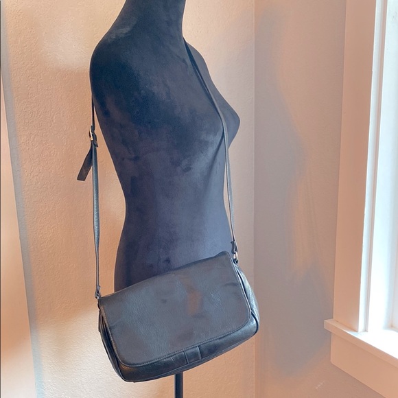 Vintage 90s Partners Mervyns Black Leather Crossbody Bag - Picture 1 of 13
